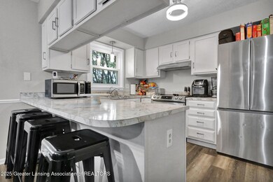 910 Pecos Dr, Lansing, MI 48917 - photo 4