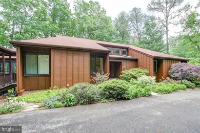 11105 Glade Dr, Reston, VA 20191 - photo 2