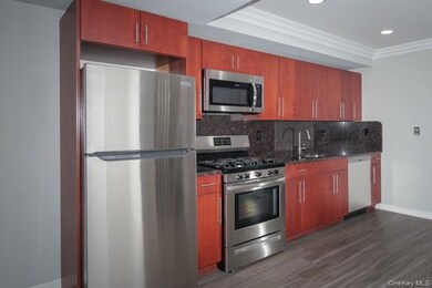 311 W Main St unit 4, Patchogue, NY 11772 - photo 3