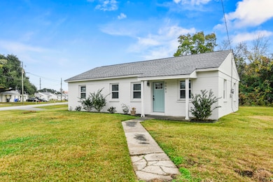 3043 Terry Dr, North Charleston, SC 29405 - photo 2