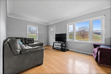 6002 Rollins Ave, Des Moines, IA 50312 - photo 4