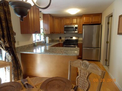 10 Adams Ave, MerriMacK, NH 03054 - photo 4