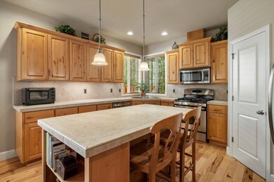 61283 Splendor Ln, Bend, OR 97702 - photo 5