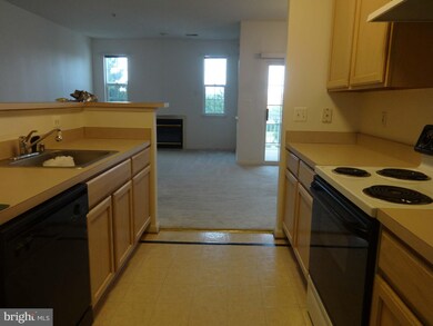 12701 Found Stone Rd unit 8-G4, Germantown, MD 20876 - photo 5