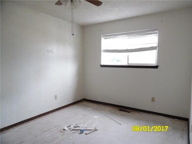 809 Robin Hill Rd, Edmond, OK 73003 - photo 4