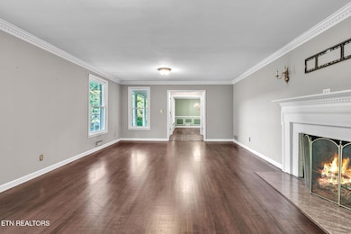 622 S Charles G Seivers Blvd, Clinton, TN 37716 - photo 4