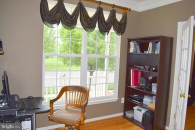 25476 Crossfield Dr, Chantilly, VA 20152 - photo 5