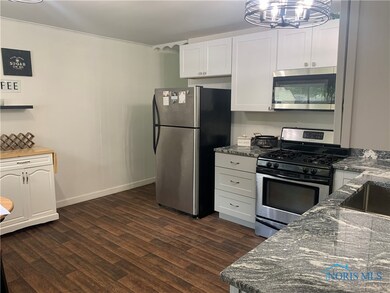 467 Redmond Rd, Columbus, OH 43228 - photo 3