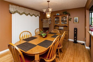 5217 Aspen Dr, West Des Moines, IA 50265 - photo 2