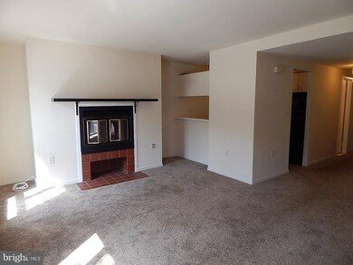 8 W Lee St unit 8, Baltimore, MD 21201 - photo 2