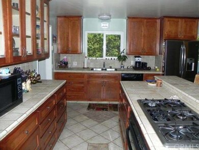LARGE OPEN REMODELED KITCHEN