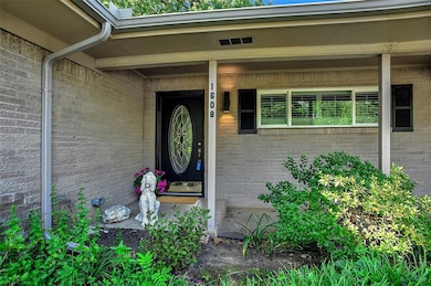 1608 W Murray St, Denison, TX 75020 - photo 2