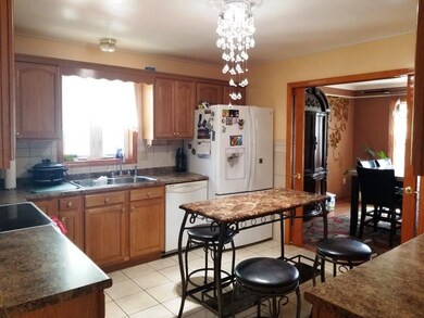 68 Worthen St unit 2, West Springfield, MA 01089 - photo 4