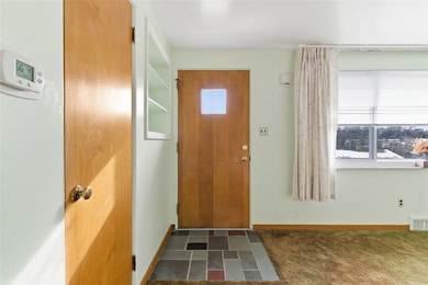 1241 Pleasantvue Dr, Pittsburgh, PA 15227 - photo 3