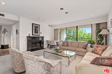 Living Rm
