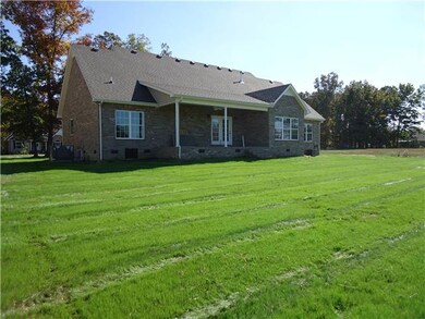 58 Kensington Ct, Manchester, TN 37355 - photo 2