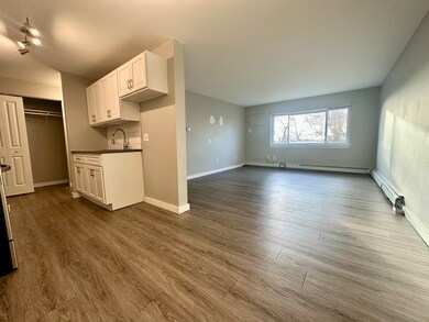 111 Sherbrooke Ave unit 128, Hartford, CT 06106 - photo 3