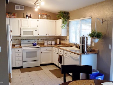 06Kitchen1