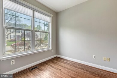 2905 Middle Bridge Ct, Crofton, MD 21114 - photo 3