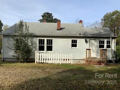 613 W Sharpe St, Statesville, NC 28677 - photo 2