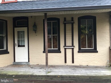 511 Arch St, Spring City, PA 19475 - photo 3