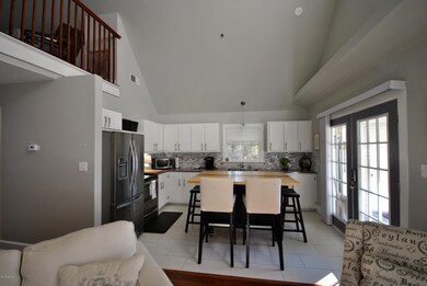 1108 Charles St unit C, Beaufort, SC 29902 - photo 2