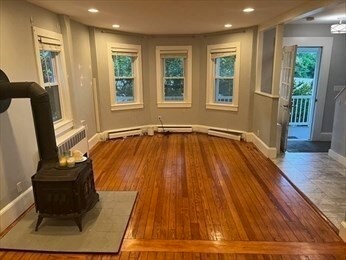 34 Thurston Rd, Newton Upper Falls, MA 02464 - photo 5