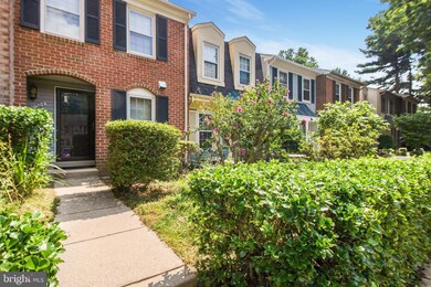 20504 Strath Haven Dr, Montgomery Village, MD 20886 - photo 3