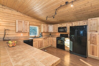 10 Kitchen (3 of 4)