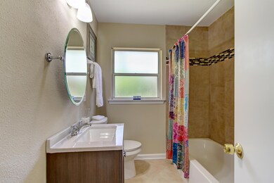 6421 Solandra Dr S, Jacksonville, FL 32210 - photo 6