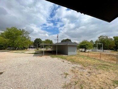 566 Arvel Cir, Azle, TX 76020 - photo 3