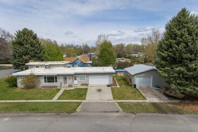 618 Montana Ave, Basin, WY 82410 - photo 2