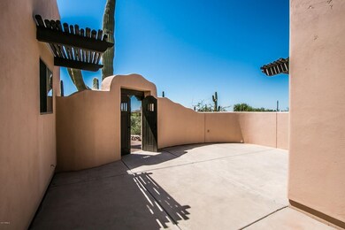 04-Front Courtyard-5