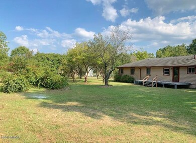 8449 Lower Thomaston back