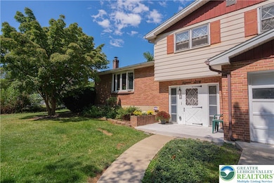 1560 Chaucer Ln, Bethlehem, PA 18017 - photo 2