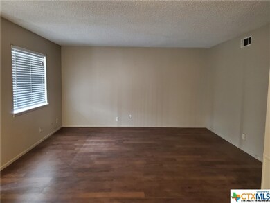 1120 N King St unit 209, Seguin, TX 78155 - photo 3
