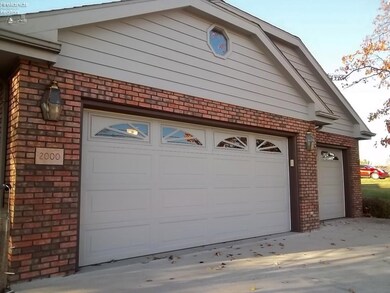 2000 Crystal Ave, Findlay, OH 45840 - photo 2