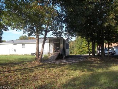 687 Dawson Miller Rd, Asheboro, NC 27205 - photo 3