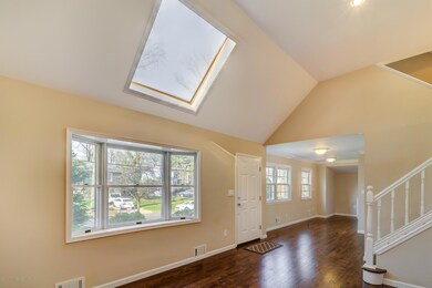 004_Skylight Living room
