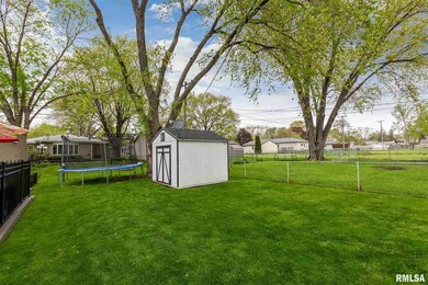 3710 Pacific St, Davenport, IA 52806 - photo 5