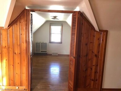 2nd floor bonus room can be bedroom or office