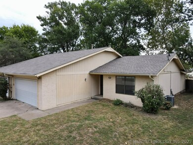8041 - EXTERIOR VIEW