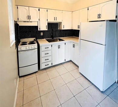 47 SE 13th St unit 2, Dania, FL 33004 - photo 2
