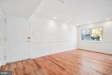 2903 Charing Cross Rd unit 11/1, Falls Church, VA 22042 - photo 2