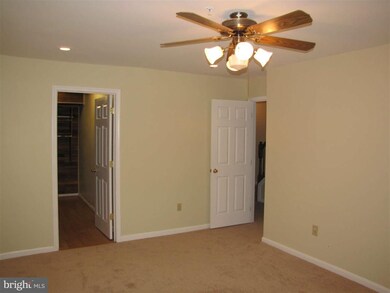 11333 Morning Gate Dr, Rockville, MD 20852 - photo 4