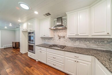 514 Lovell St, Grand Prairie, TX 75050 - photo 7