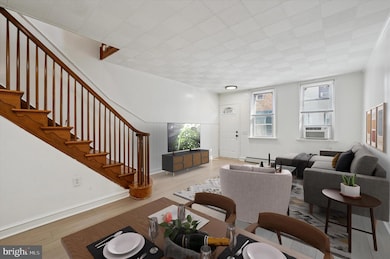 2038 S Darien St, Philadelphia, PA 19148 - photo 2