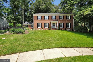 8709 Eaglebrook Ct, Alexandria, VA 22308 - photo 2