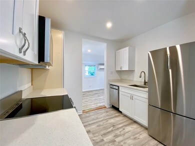 2025 1/2 Brun St, Houston, TX 77019 - photo 3