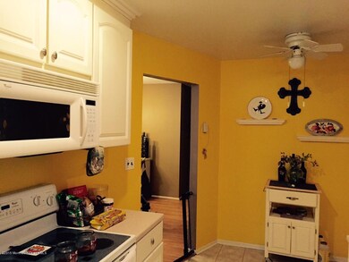 Eat-In Kitchen